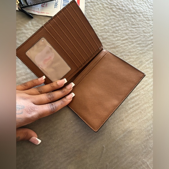 MK Wallet - Picture 2 of 3